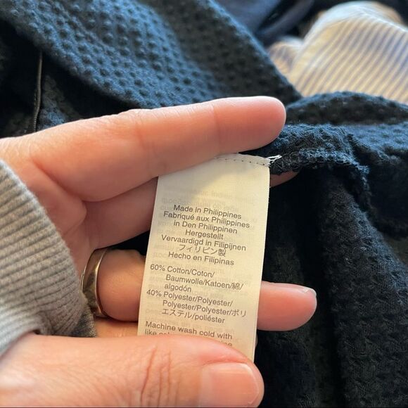 J Crew Raised Dot Peplum Navy Sleeveless Top Blouse XS - Picture 4 of 4